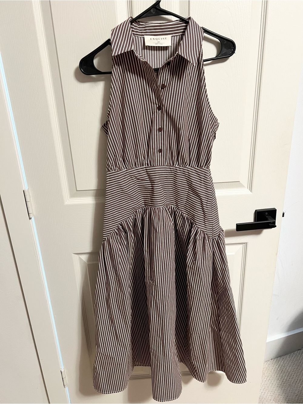 Tobie Sleeveless Shirt Dress by Exquise - Picture 4 of 13